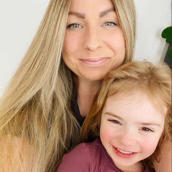 Meet your Posher, Tiffany - Picture 1 of 1